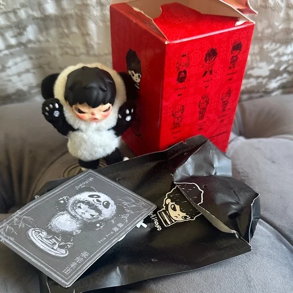 Pop Mart Hirono Figure(secret!) - Picture 2 of 3